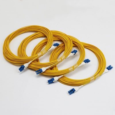 Uniboot LC Fiber Jumper 1M LC UPC به LC UPC تک حالت G657.A1 BendInsensitive 2mm LSZH از دست دادن کم 0.15dB سیم پیچ فیبر