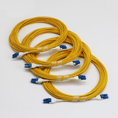 Uniboot LC Fiber Jumper 1M LC UPC به LC UPC تک حالت G657.A1 BendInsensitive 2mm LSZH از دست دادن کم 0.15dB سیم پیچ فیبر