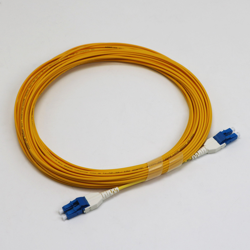 Uniboot LC Fiber Jumper 1M LC UPC به LC UPC تک حالت G657.A1 BendInsensitive 2mm LSZH از دست دادن کم 0.15dB سیم پیچ فیبر
